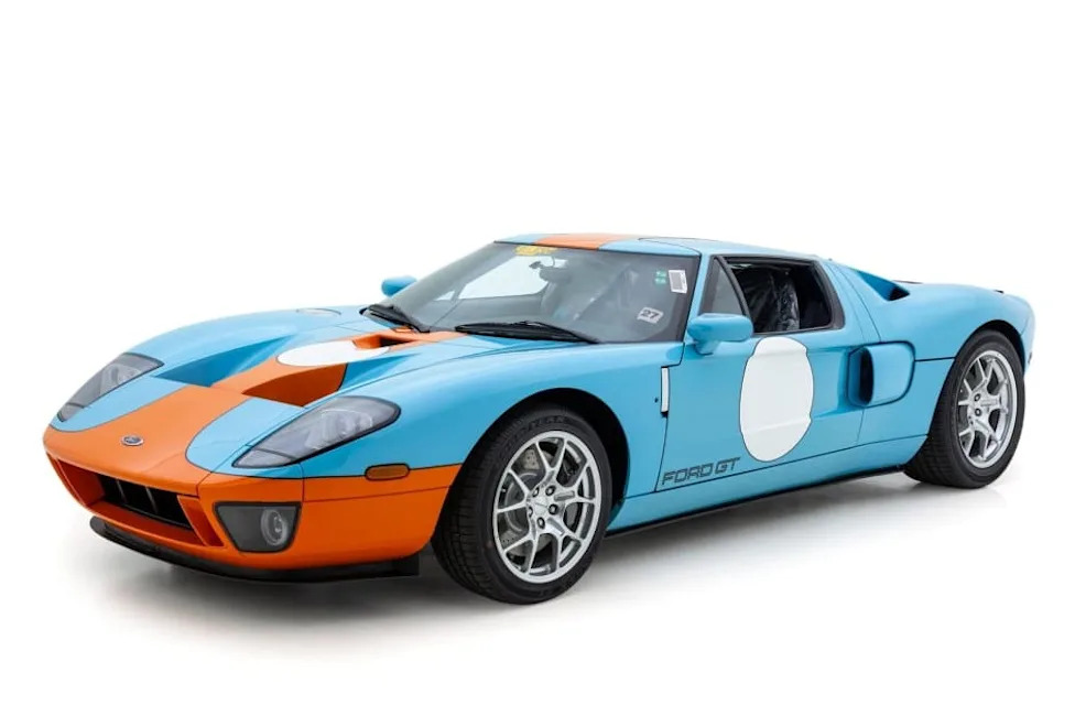 Ford, Ford GT, This 8-Mile 2006 Ford GT Heritage Edition Is a Time Capsule on Bring a Trailer
