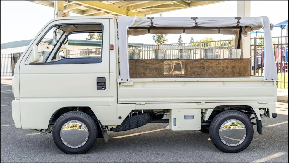 This No-Reserve 1988 Honda Acty 4WD Moonlights as a Traveling Flower Truck