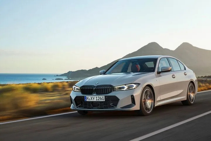 BMW Recalls Over 318K Vehicles Due to Increased Fire Risk from Faulty Starter