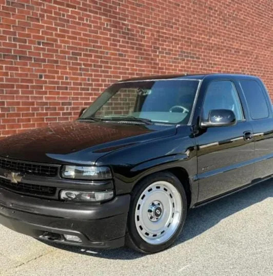 This Lowered 79k-Mile 2001 Chevy Silverado 1500 LS Is A Clean Street Truck Ready For Auction