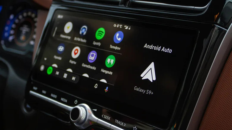 You Should Make Android Auto Less Distracting While Driving - Here's How