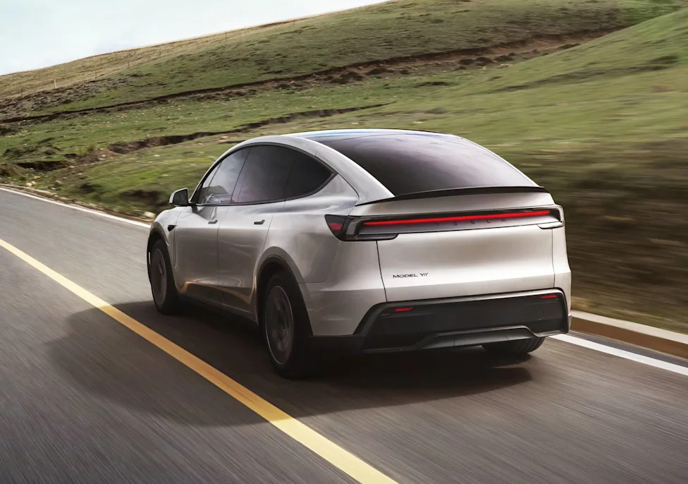 Tesla Lawsuit Claims Car Spontaneously Caught Fire With Children Inside