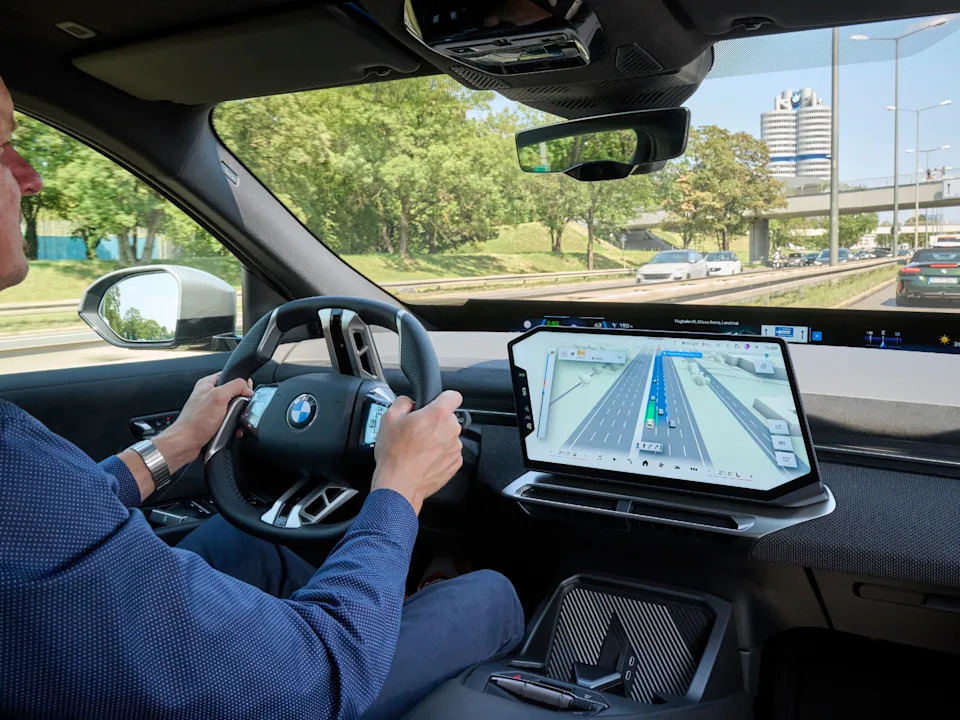 BMW’s Latest 3D Navigation Upgrade Looks Like Tesla’s Old Trick