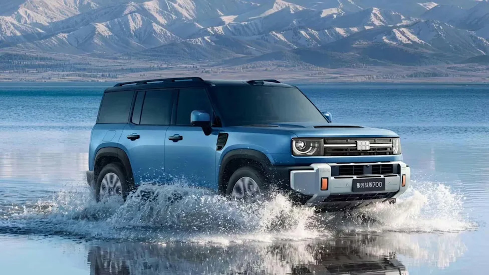 SUV, This Chinese SUV Has Built-In Propellers So It Can Drive Across Water