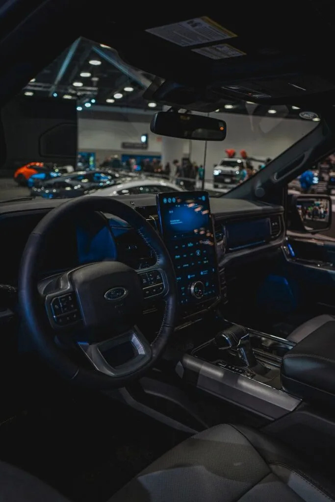 Ford, Ford’s Touchscreen AC Controls Frustrate Driver Who Shows How Much Faster Old Knobs Are