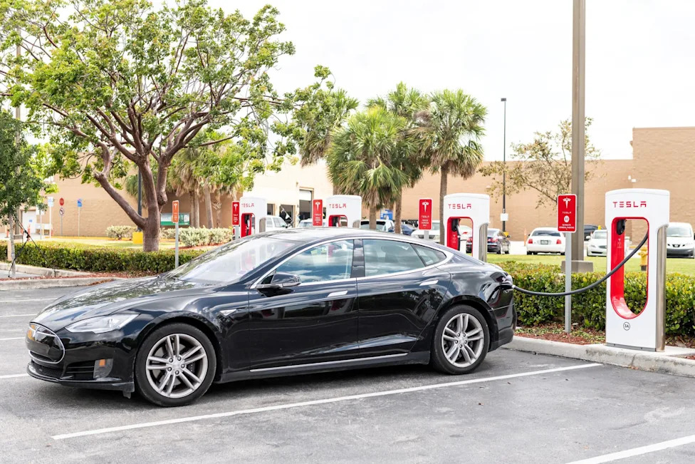 Tesla's 'Emergency Drive Away' can do $25,000 in damages to charger, vehicle