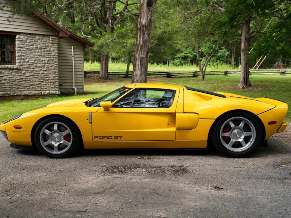 This 2006 Ford GT For Sale Is Rare Because Of What It Doesn’t Have