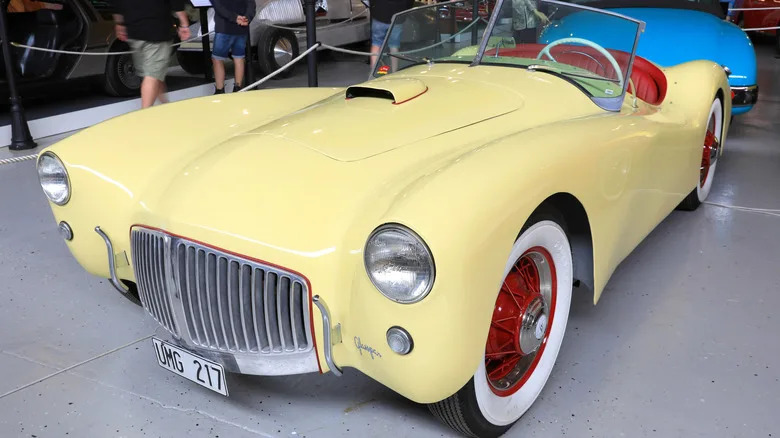 George Washington Carver And Henry Ford Teamed Up To Try Plant-Based Plastic Car Bodies