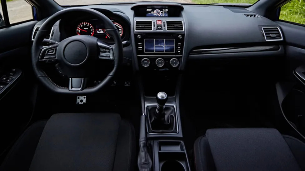 Do Automatic Or Manual Transmissions Get Better Gas Mileage?