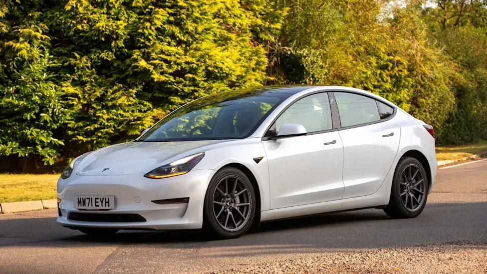 Tesla, Florida driver tests a used Tesla Model 3 at 75 mph, and the range math points to a warranty claim