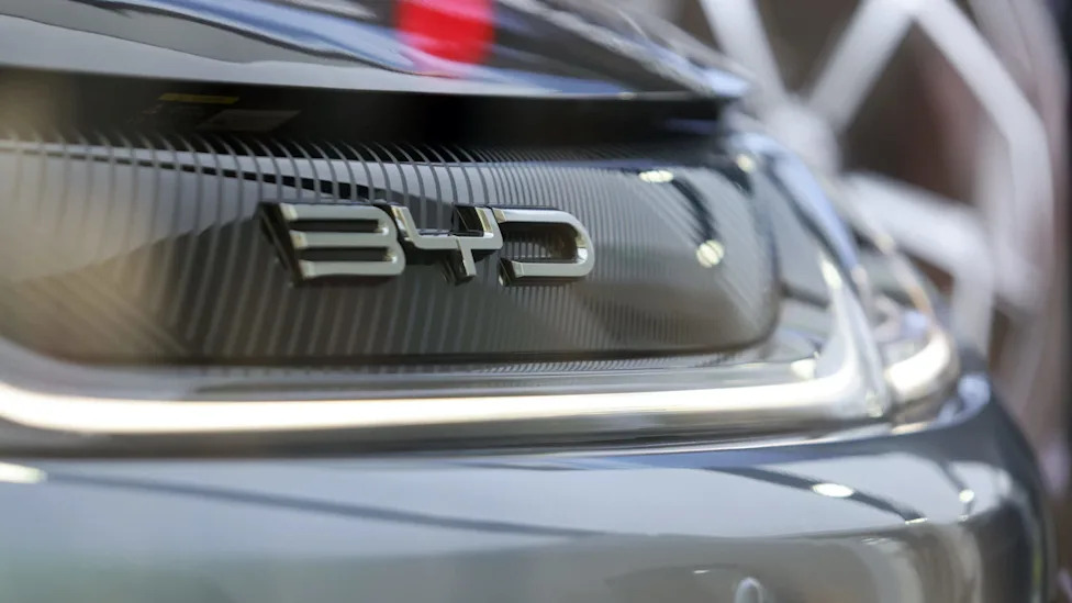 BYD, SUV, BYD's 590-mile electric SUV sparked 100,000 preorders so fast the company had to delay its launch