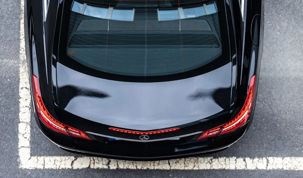 Mercedes driver says 'Stop it!' after trunk keeps popping open on its own