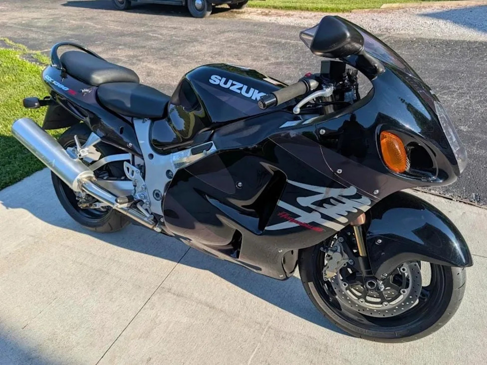 Suzuki, 12,000-Mile 2004 Suzuki Hayabusa Returns to Hagerty Marketplace at No Reserve