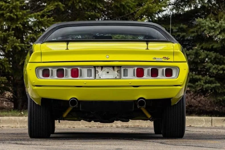 This Citron Yella 1971 Dodge Charger R/T Is A 1-of-332 Four-Speed Survivor