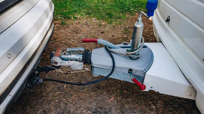 Here's What You Should Do If Your Trailer Starts Swaying While Towing