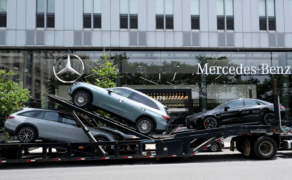 New Car Buyers Should Wait Until December, Expert Says