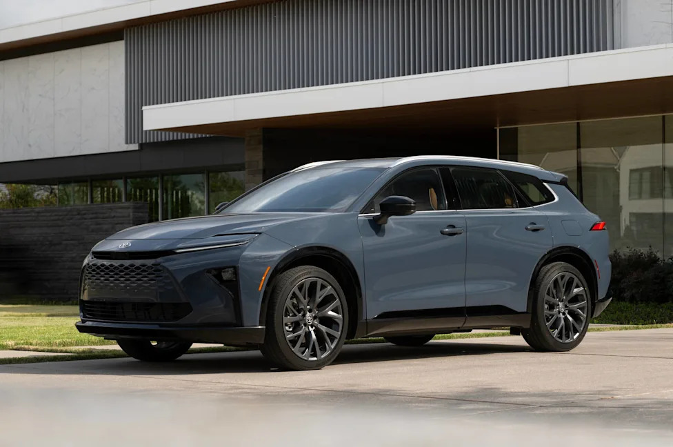 Toyota Is Refreshing The Crown, While The Signia Steals the Show