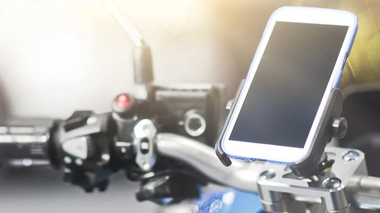 How To Charge Your Phone On A Motorcycle