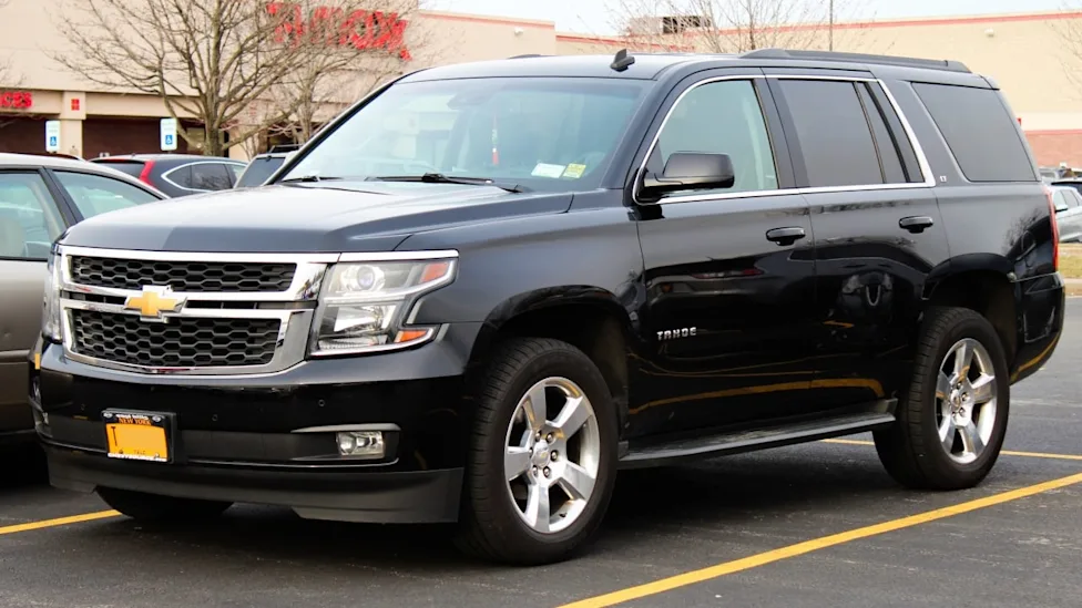 Woman Says Her Dealership Ghosted Her After a Wheel Flew off Her Chevy Tahoe