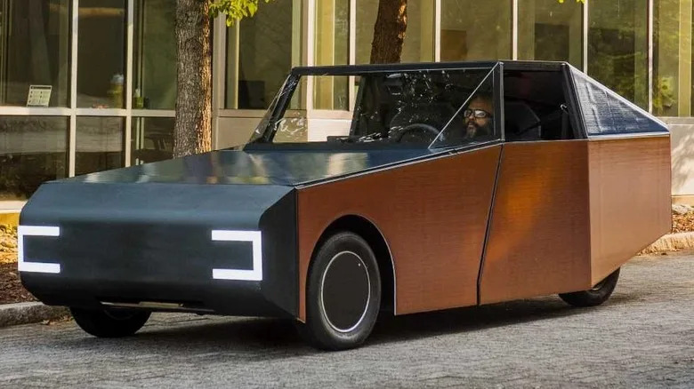 The Big Problem With Using Solar Roofs To Power EVs