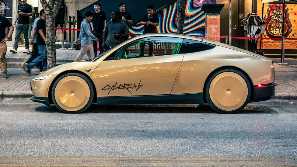 Tesla’s Autonomous Cybercab Service is GO!