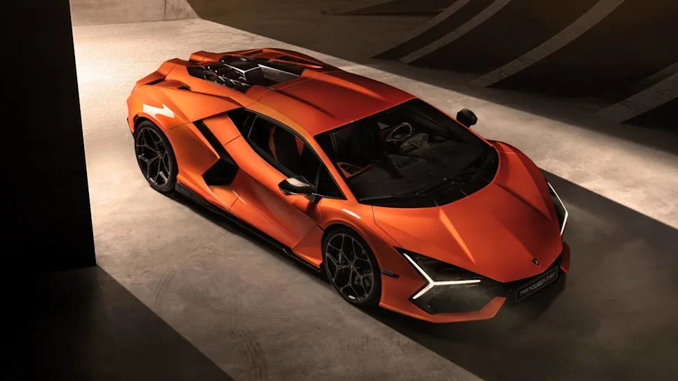 Lamborghini May Have Dodged A Ferrari-Sized EV Problem