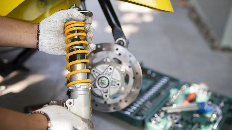 Shocks Vs. Struts: Here's The Difference