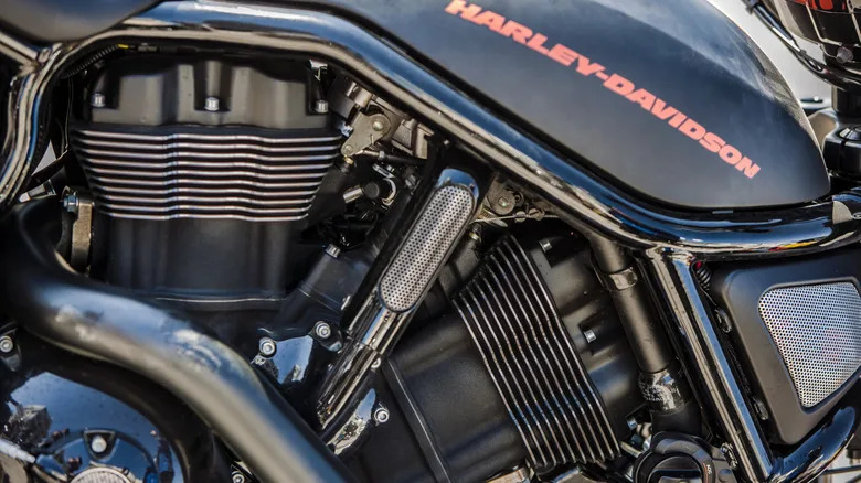 What's The Difference Between Harley-Davidson Evolution &amp; Revolution Big Twin Engines?