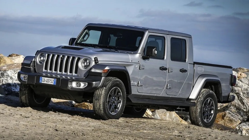 Fire Risk Recall: Jeep Urges 1M Drivers To Only Park Outside