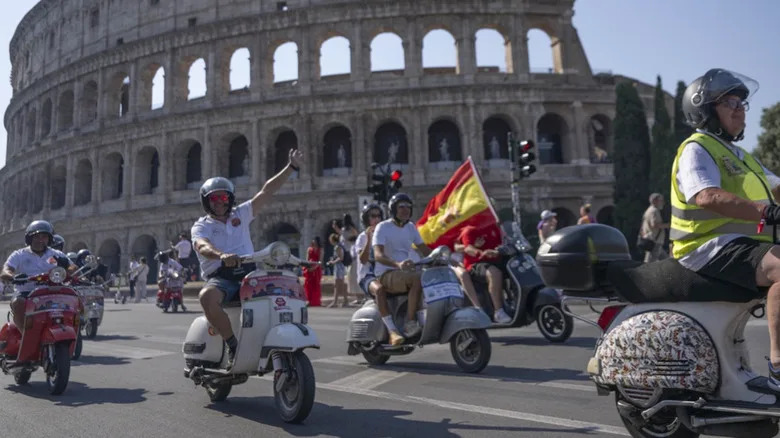 That's Amore: Thousands Rally In Rome On Two Wheels For Vespa's 80th Anniversary