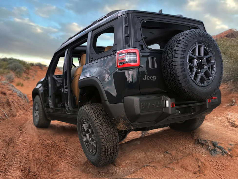 Jeep Recon Gets More Power but Loses 20 Miles of Range