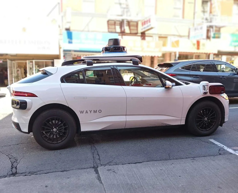 Robotaxi, Your Robotaxi Nightmare Is Real: A Waymo Floored It Through a Work Zone and Outran the Cops