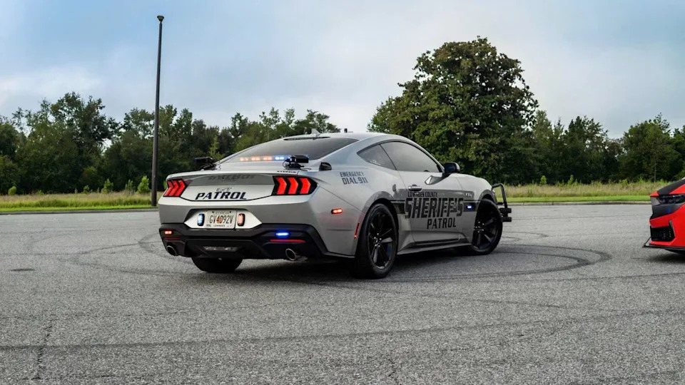 Police Departments Are Now Getting Their Mustangs Modified By Steeda