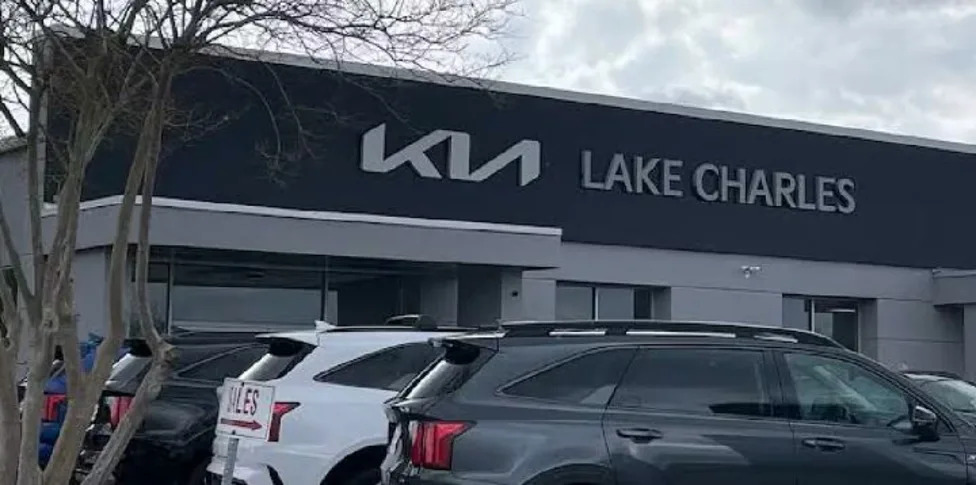 Kia Owner Catches Dealership "Cannibalizing" Her Vehicle on Camera