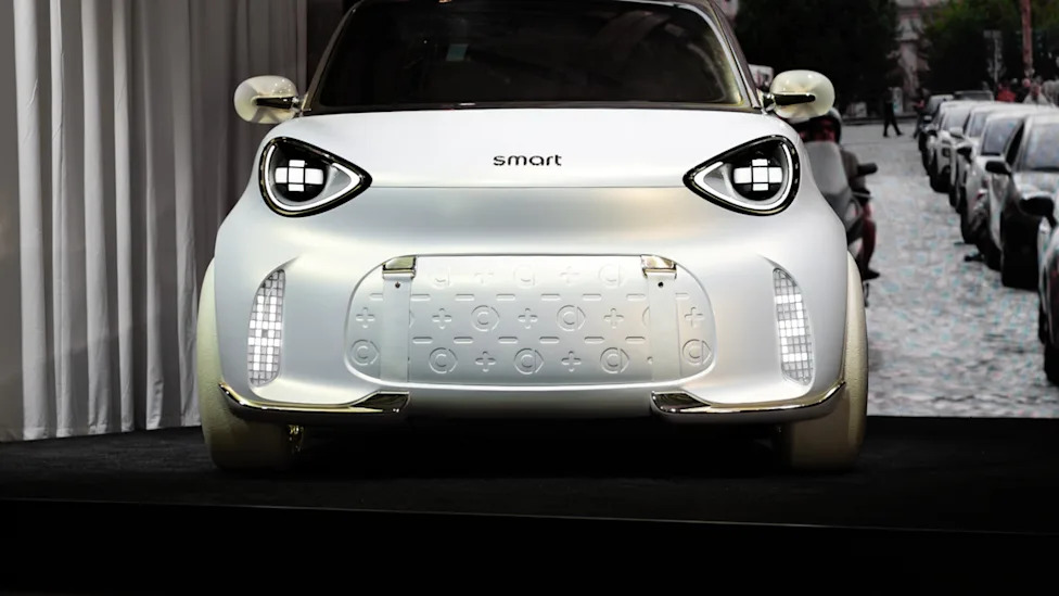 The Smart Fortwo Failed In America, But Its Tiny EV Successor Has Better Timing