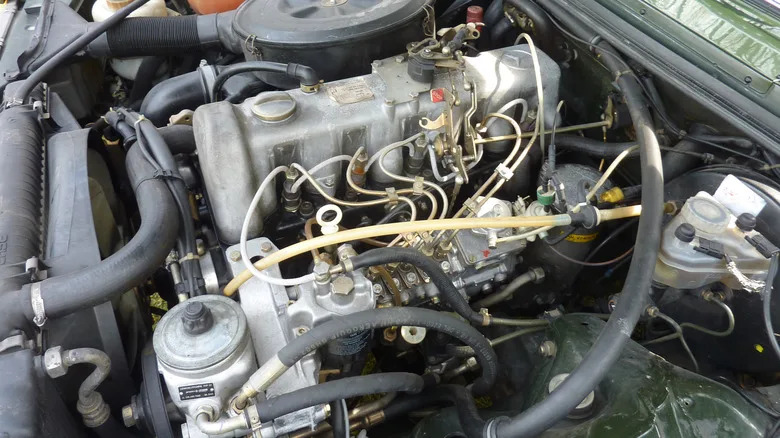 Here's What Makes Mercedes' Legendary OM617 One Of The Most Reliable Engines Ever Built