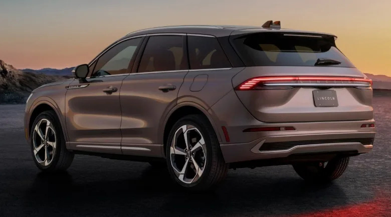 Lincoln Is Importing The 2027 Corsair From China, And It's Now Hybrid-Only And More Expensive