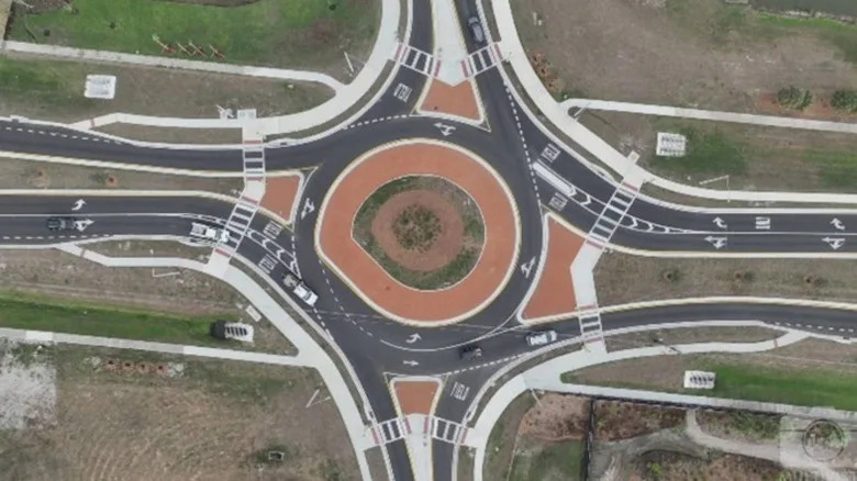 Why A City In Florida Is Installing A Traffic Light At A Roundabout