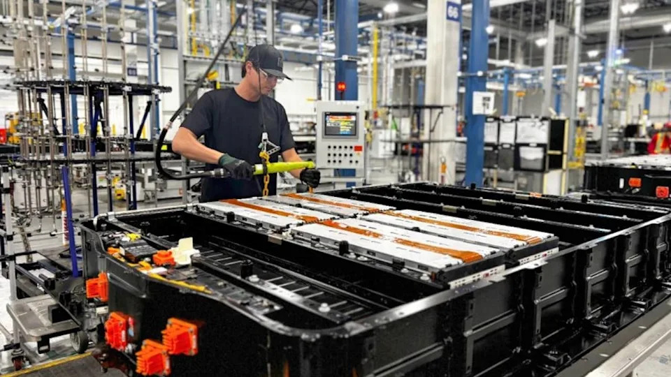 America Is Running Out of Car Mechanics, and GM and Ford Are Stepping Up