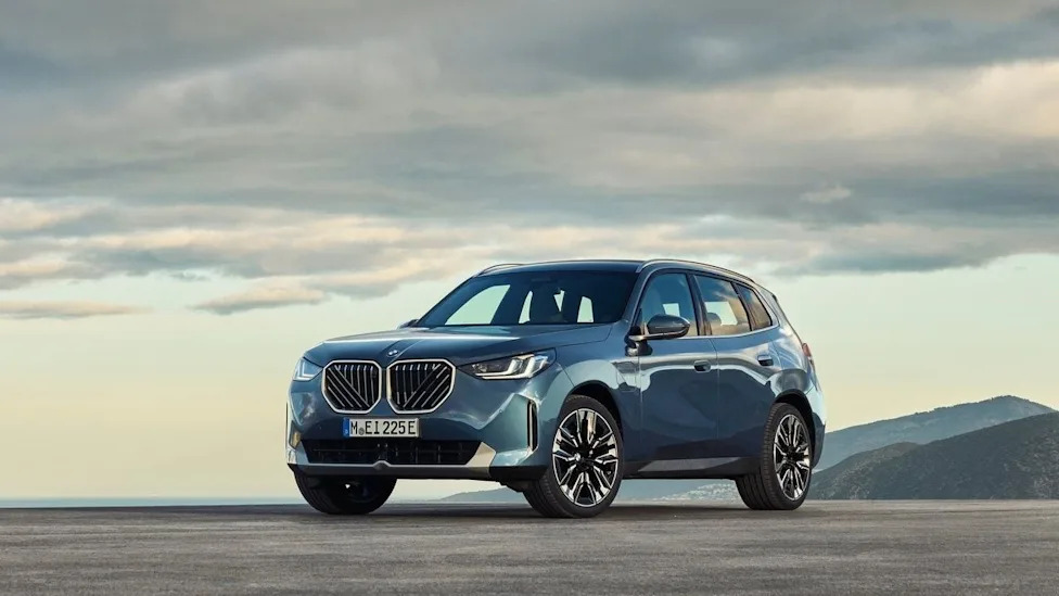 Woman Says To Avoid a Particular BMW Due To Melting Interior
