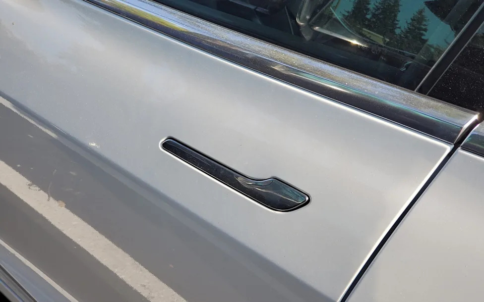 Tesla, Tesla’s hidden door handles face redesign after deaths