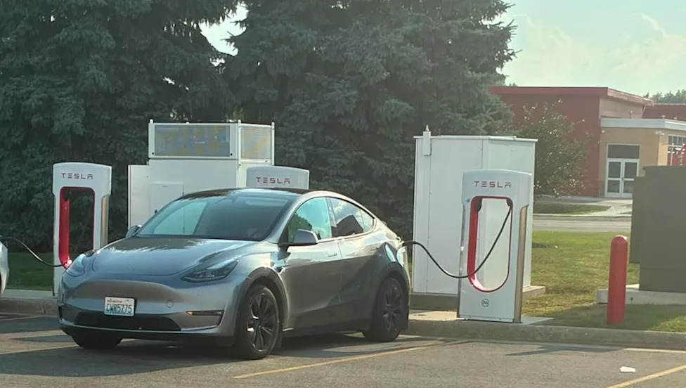 Tesla, Tesla Model Y, Mom and daughter drove 5,000 miles across the US in a Tesla Model Y, and 110V was enough at night