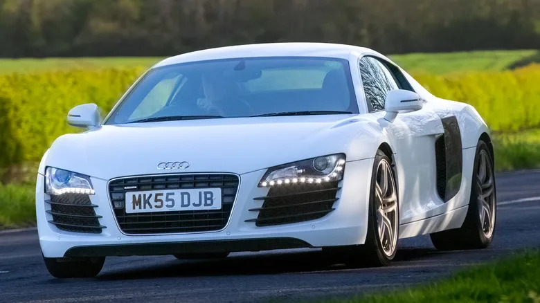 Adaptive Headlights Used To Be Illegal In The US - Here's Why