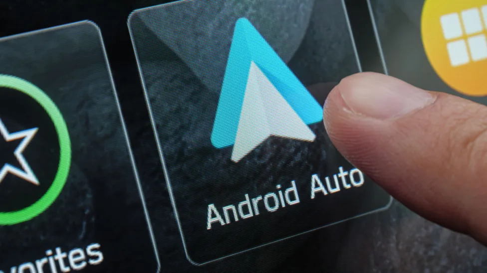 Here's Why Android Auto Is Killing Your Phone Battery