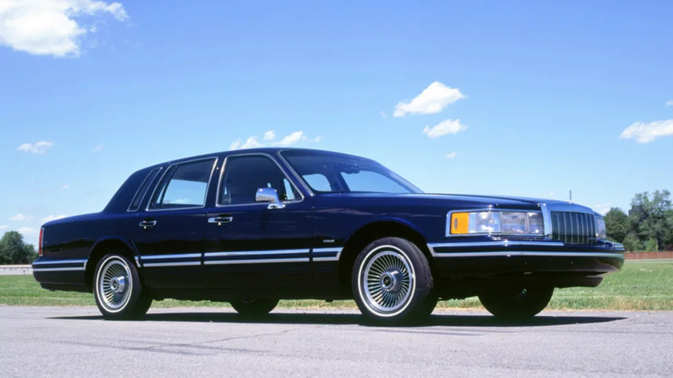 Why Is Ford's Modular 4.6-Liter 2-Valve V8 Engine So Reliable?