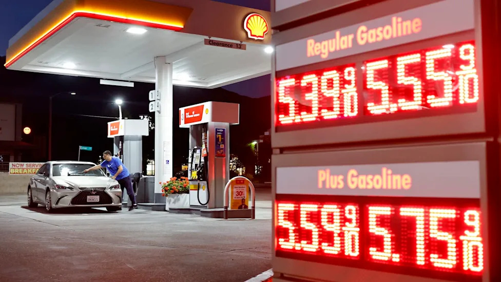 California gas nears $6, and hybrids overtake EVs for the first time since 2020