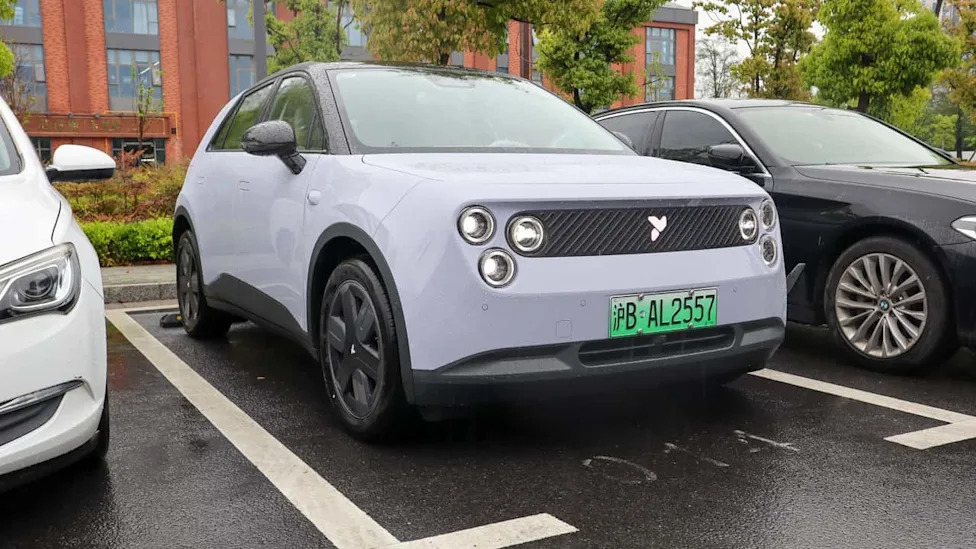 I Played Nintendo Switch In A Chinese EV
