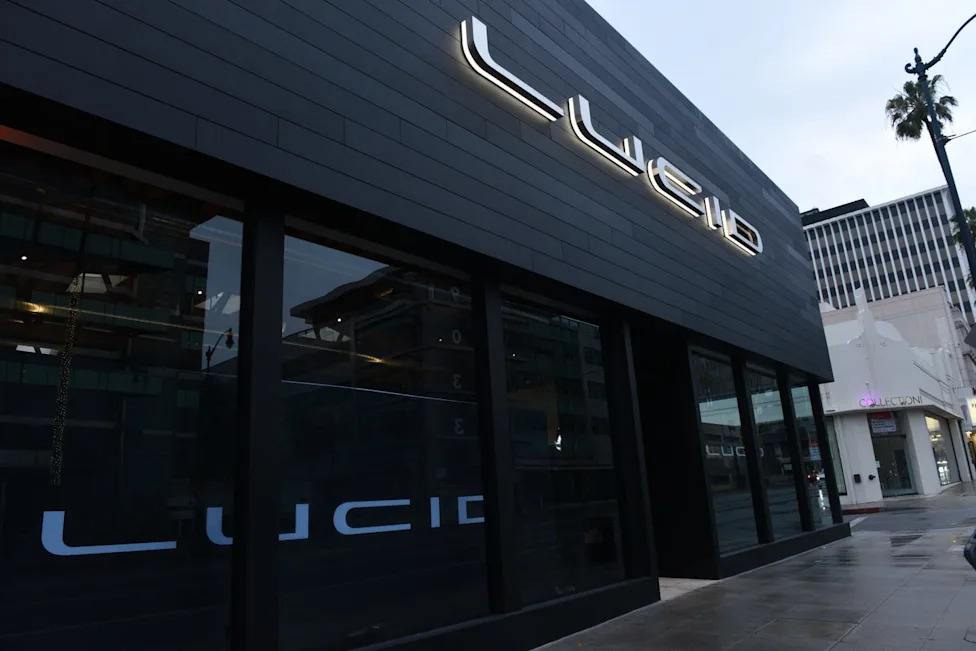 Lucid to Build a 25,000-Vehicle Robotaxi Fleet