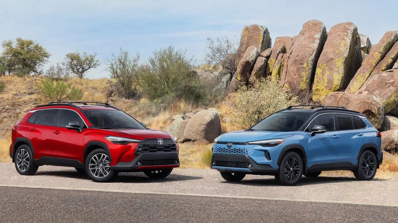 Toyota Corolla Cross Vs Cross Hybrid: Is The Drivetrain The Only Difference?