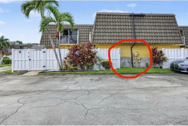 Florida homebuyer gets reality check after looking at property's exterior meter